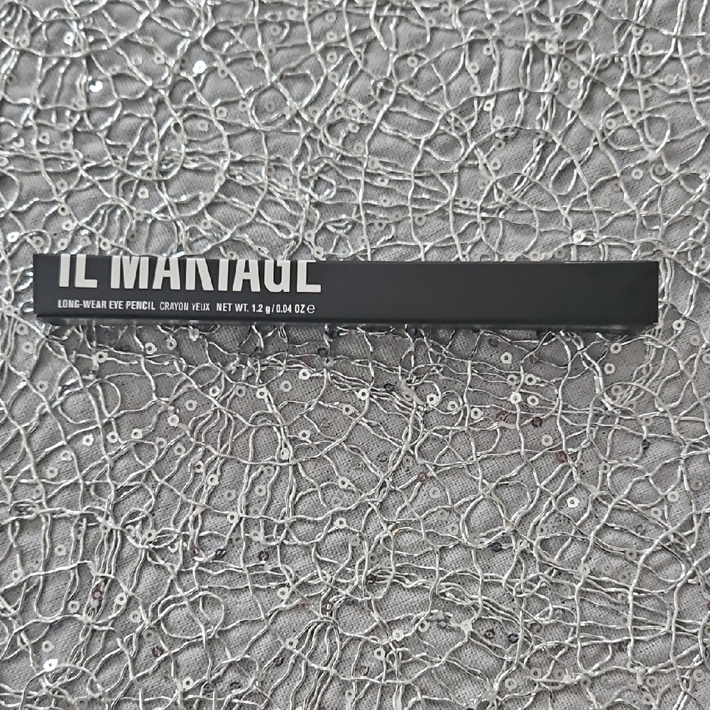IL MAKIAGE Eye Pencil in Classic Black